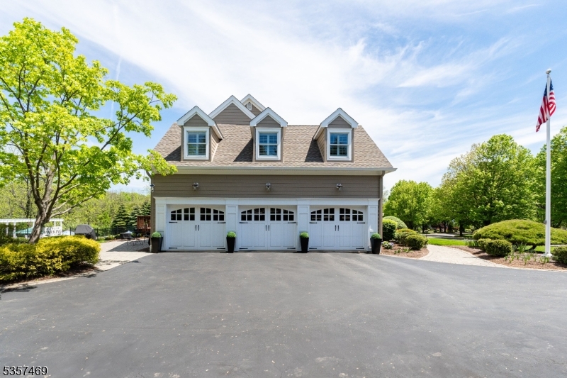 Ironia - Residential