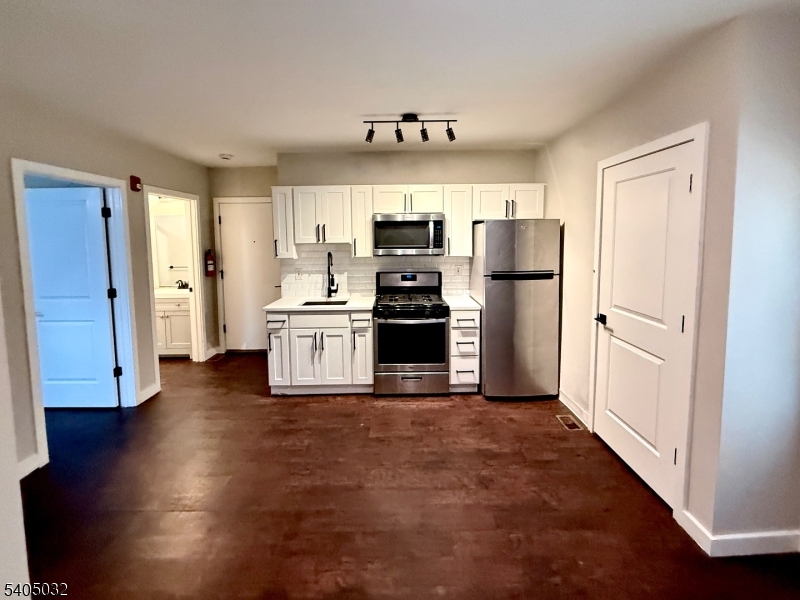 IN TOWN - Residential Lease