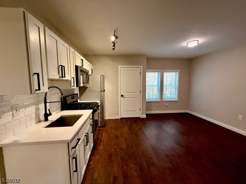 IN TOWN - Residential Lease