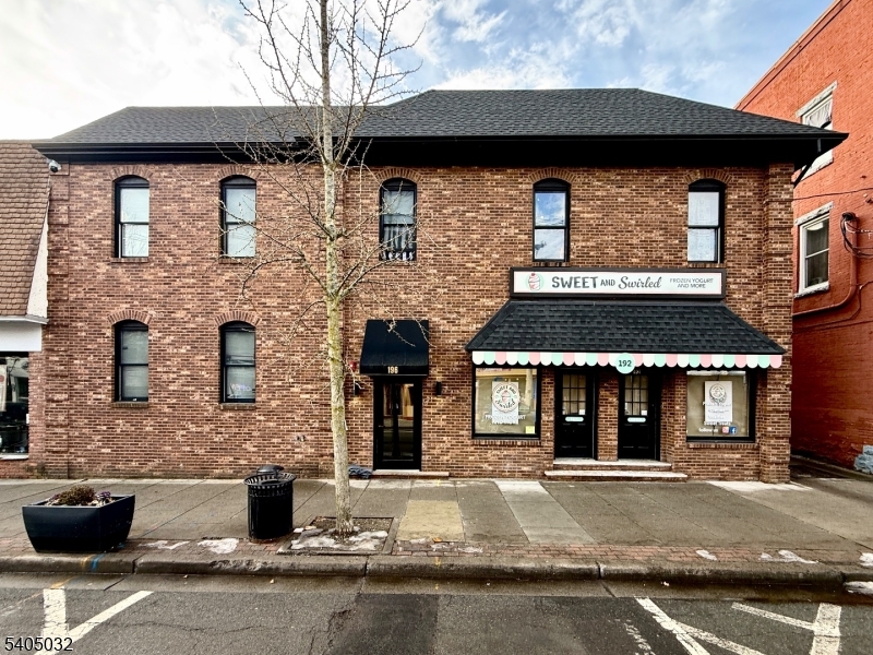 IN TOWN - Residential Lease