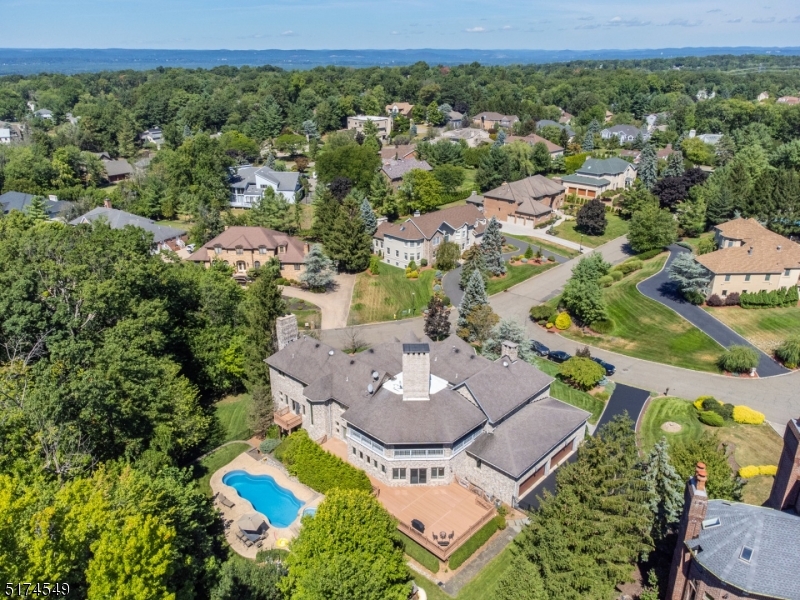 FOX HOLLOW - Residential