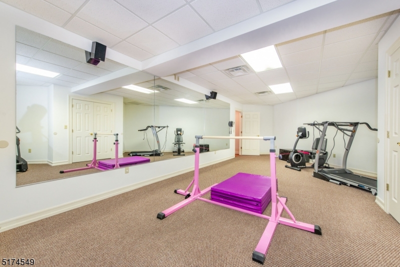 FOX HOLLOW - Residential