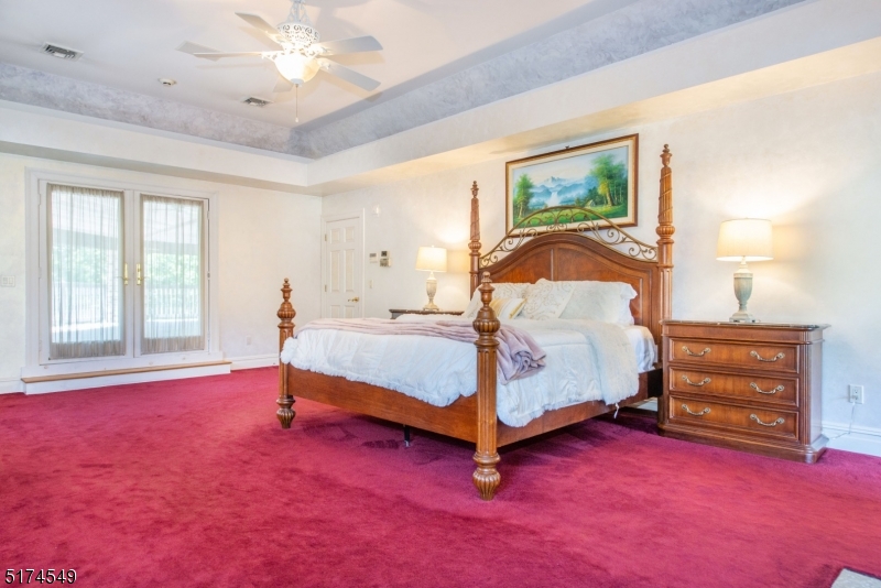 FOX HOLLOW - Residential