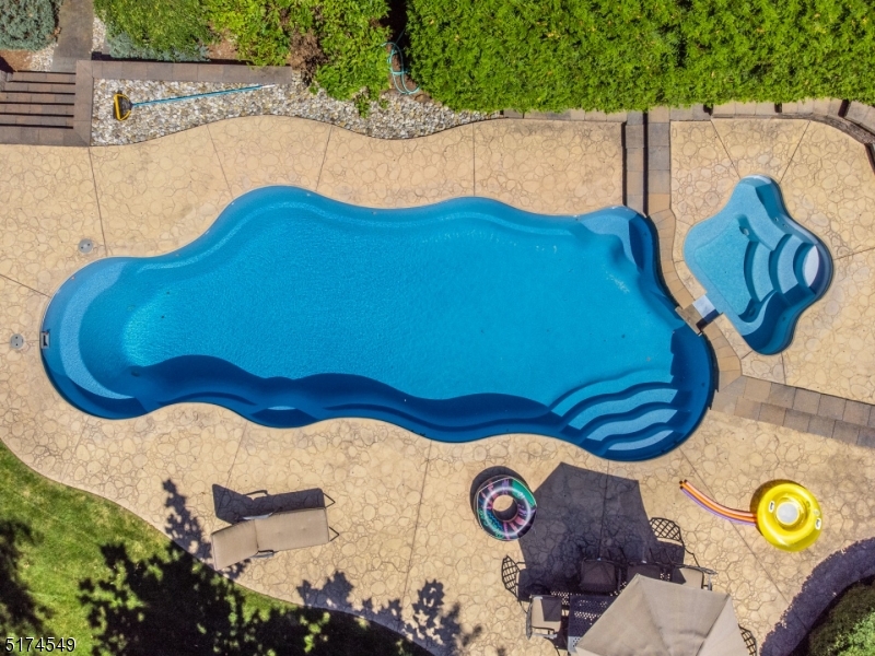 FOX HOLLOW - Residential