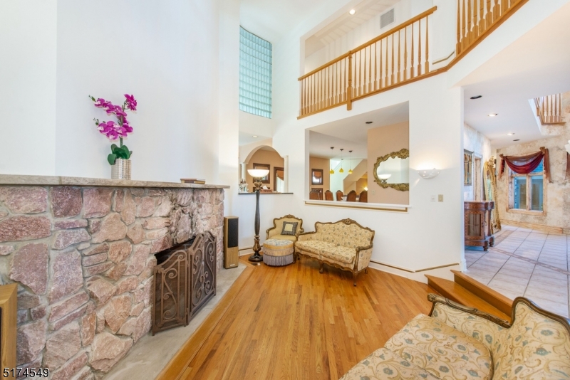 FOX HOLLOW - Residential