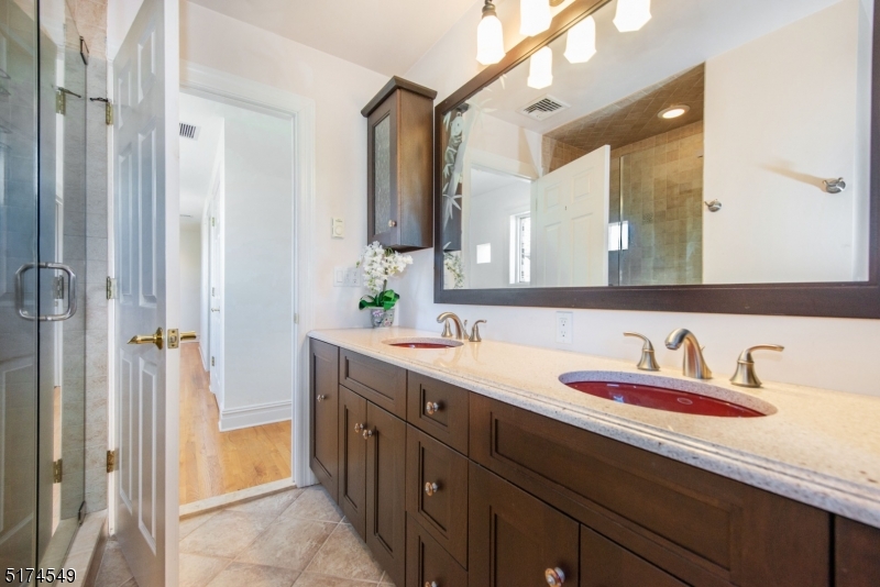 FOX HOLLOW - Residential