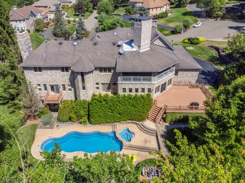 FOX HOLLOW - Residential