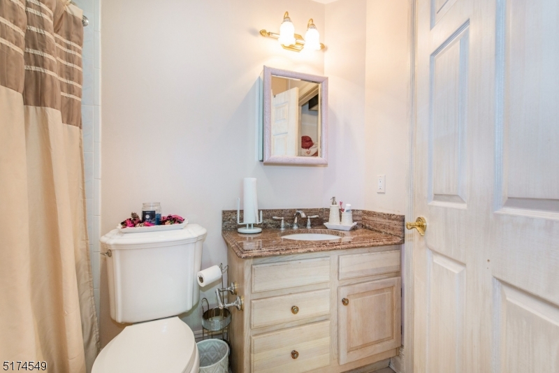 FOX HOLLOW - Residential