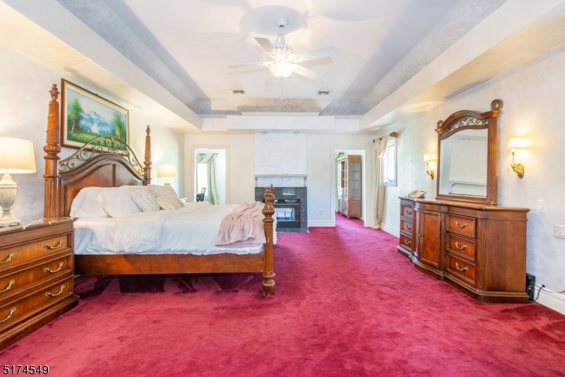 FOX HOLLOW - Residential