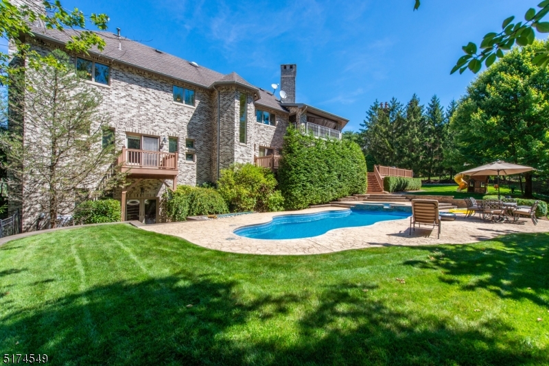 FOX HOLLOW - Residential