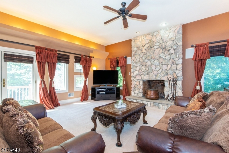 FOX HOLLOW - Residential