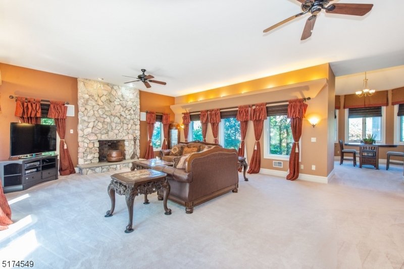 FOX HOLLOW - Residential