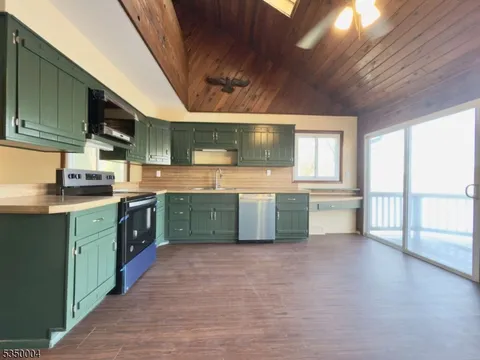 MLS: 3955949