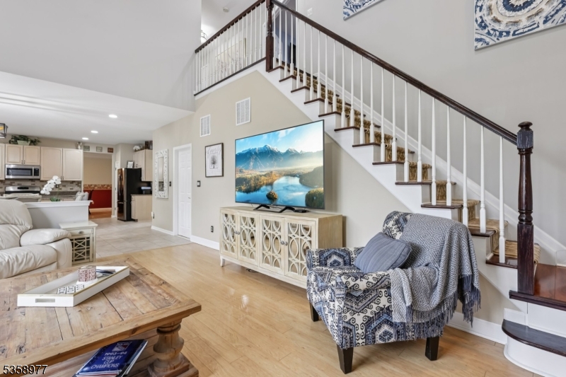 Franklin Twp., New Jersey 08540, United States, 4 Bedrooms Bedrooms, ,4 BathroomsBathrooms,Residential,Active,161870