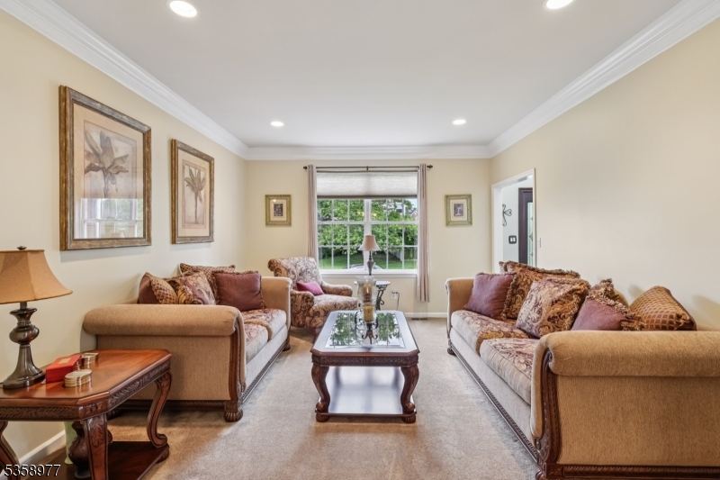 Franklin Twp., New Jersey 08540, United States, 4 Bedrooms Bedrooms, ,4 BathroomsBathrooms,Residential,Active,161870