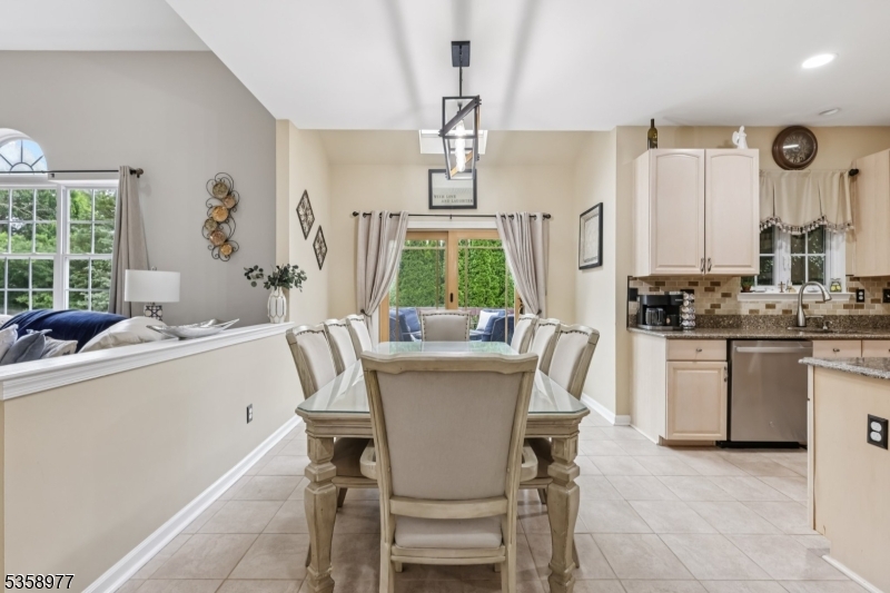 Franklin Twp., New Jersey 08540, United States, 4 Bedrooms Bedrooms, ,4 BathroomsBathrooms,Residential,Active,161870