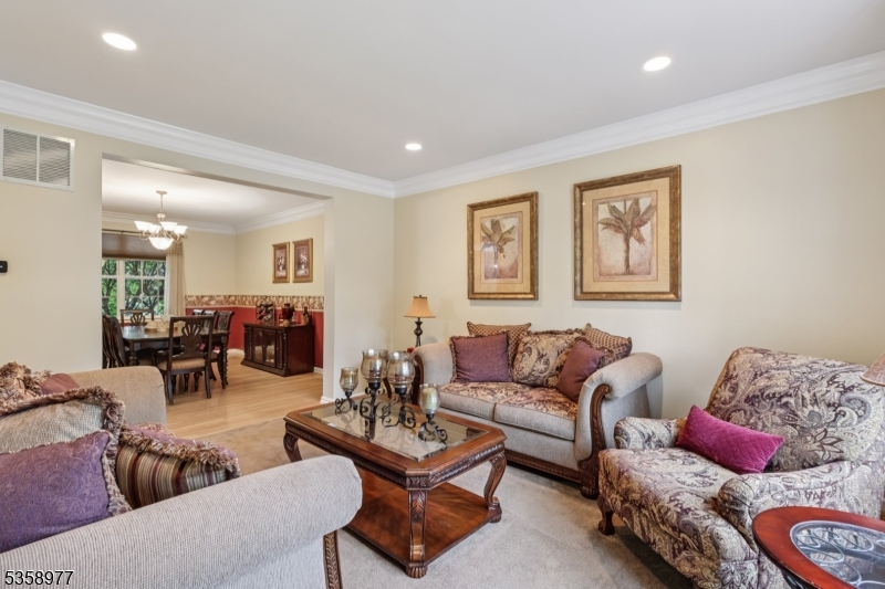 Franklin Twp., New Jersey 08540, United States, 4 Bedrooms Bedrooms, ,4 BathroomsBathrooms,Residential,Active,161870