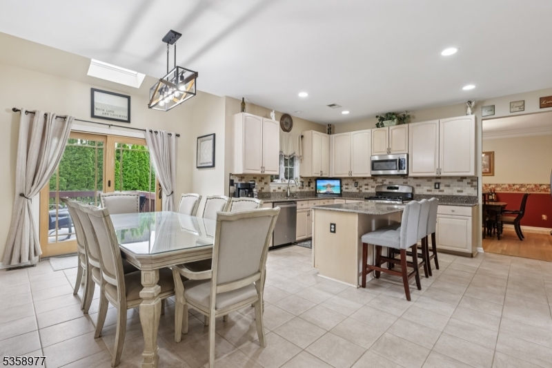 Franklin Twp., New Jersey 08540, United States, 4 Bedrooms Bedrooms, ,4 BathroomsBathrooms,Residential,Active,161870