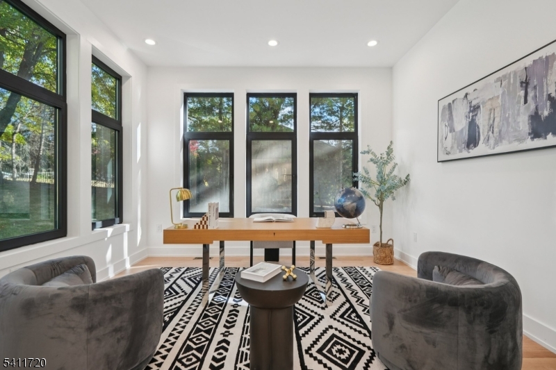 CHESTNUT HILL - Residential