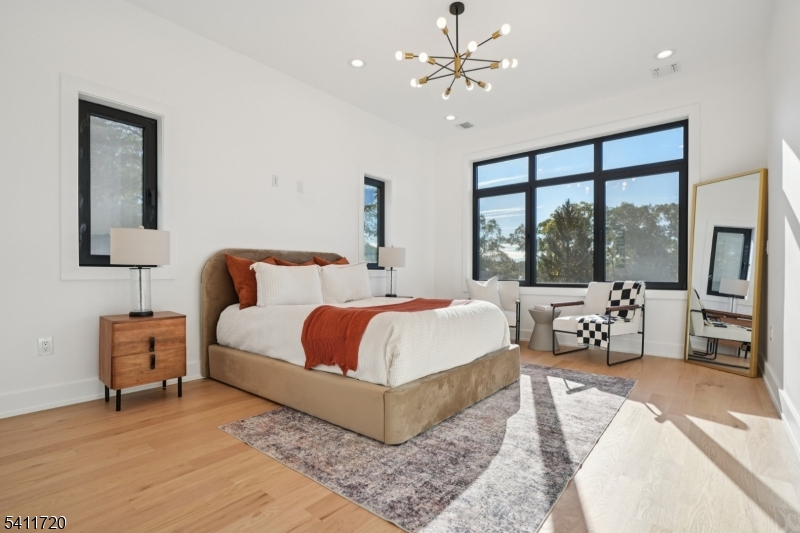 CHESTNUT HILL - Residential