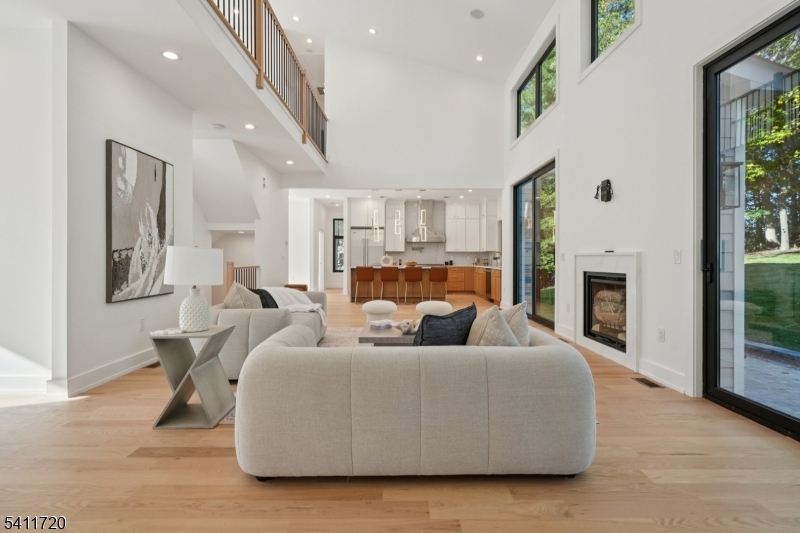 CHESTNUT HILL - Residential