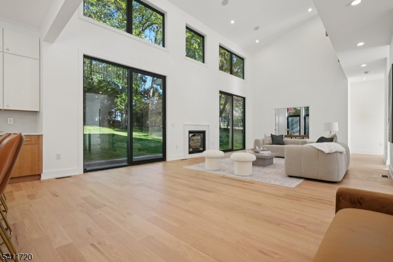 CHESTNUT HILL - Residential