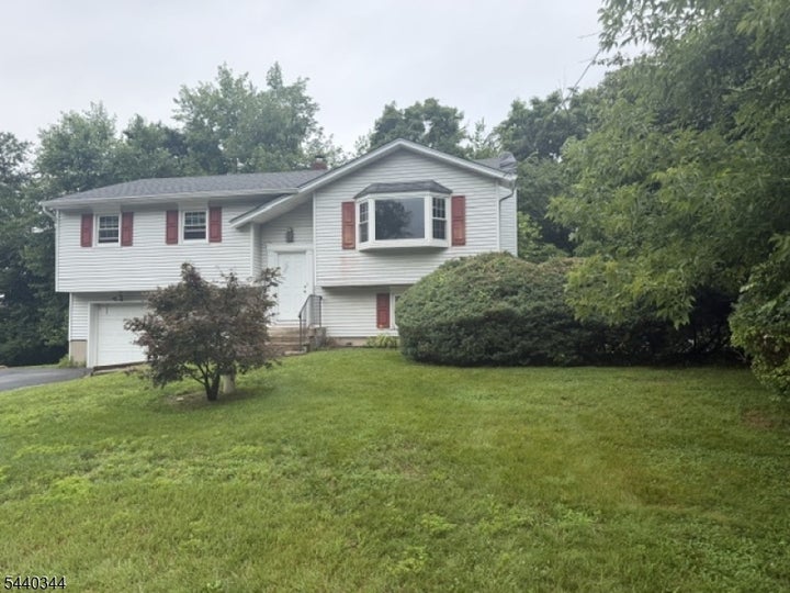 Photo 1 of 23 — 4 Beardslee Hill Dr, Franklin Boro, NJ 07416