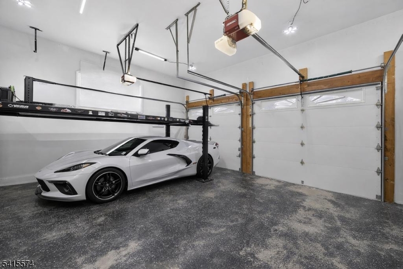 STONE HEDGE MANOR - Residential