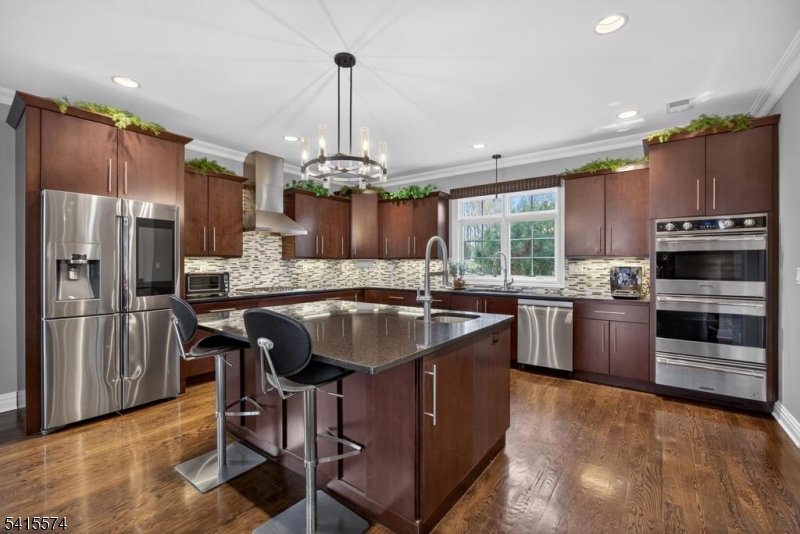 STONE HEDGE MANOR - Residential