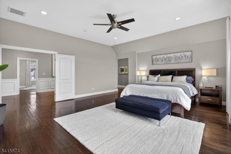 STONE HEDGE MANOR - Residential