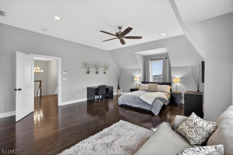 STONE HEDGE MANOR - Residential