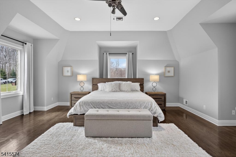 STONE HEDGE MANOR - Residential