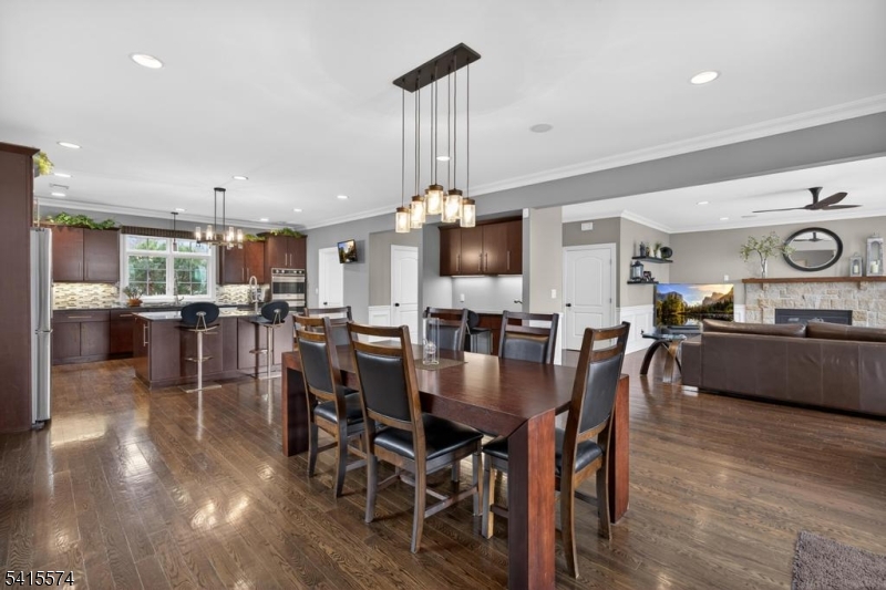 STONE HEDGE MANOR - Residential