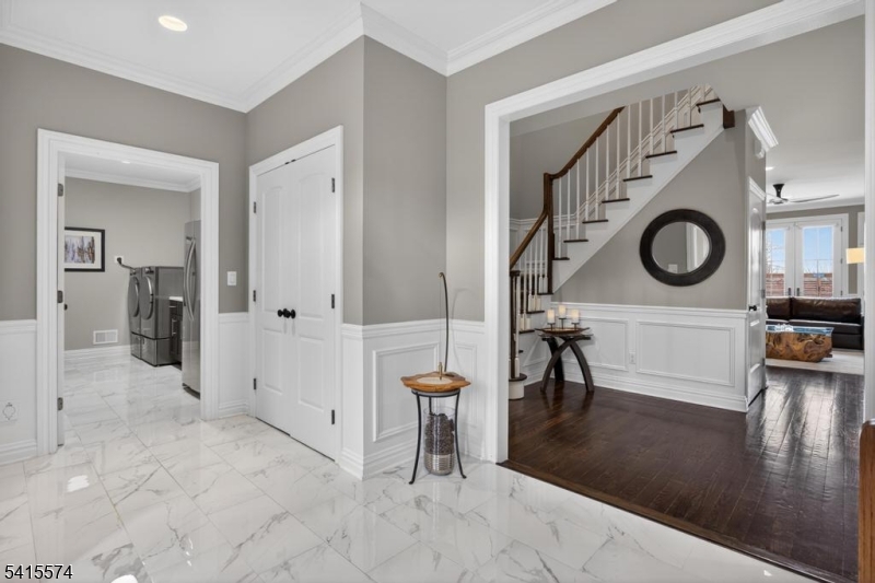 STONE HEDGE MANOR - Residential