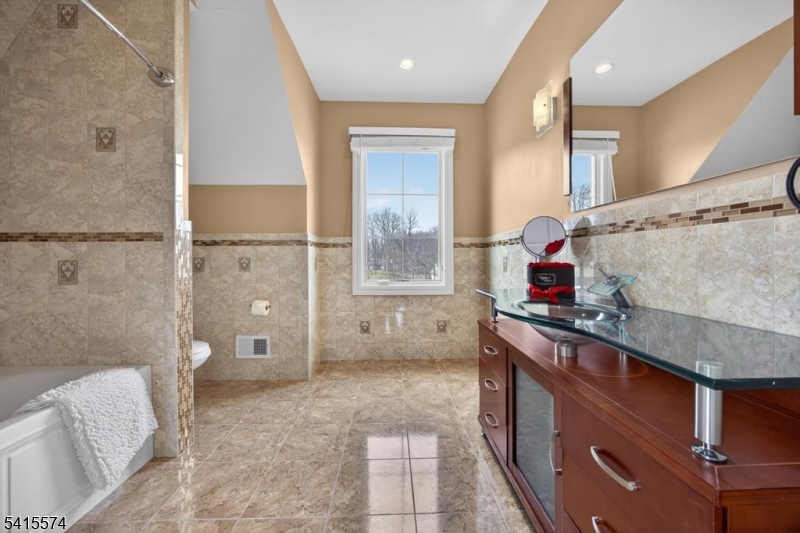 STONE HEDGE MANOR - Residential