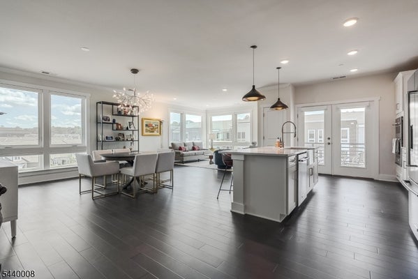 3 VANDERBILT BLVD UNIT 402, FLORHAM PARK, NJ 07932 - Image b5aee25920a823cf0142e8b203d8dfb2/399243770