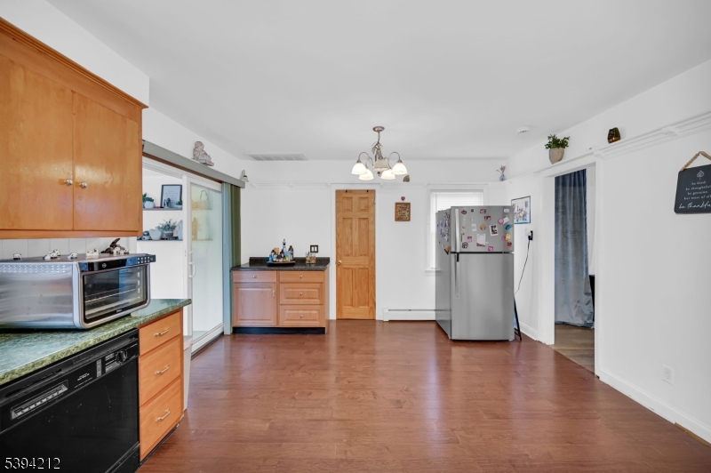 Union Twp., New Jersey 07083, United States, 4 Bedrooms Bedrooms, ,2 BathroomsBathrooms,Residential,Active,235899