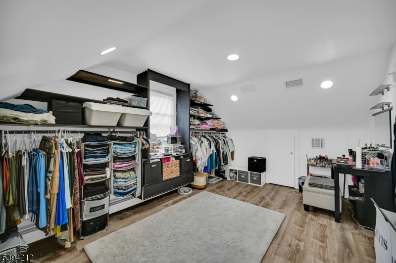 Union Twp., New Jersey 07083, United States, 4 Bedrooms Bedrooms, ,2 BathroomsBathrooms,Residential,Active,235899