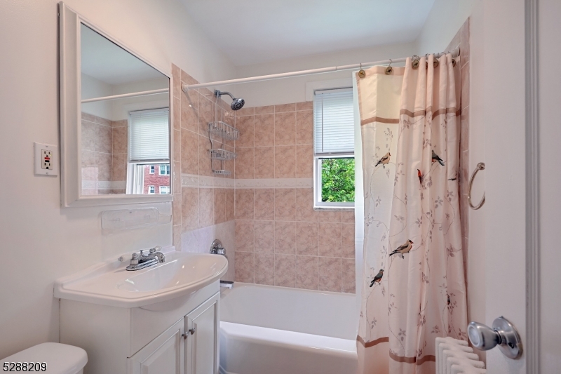 ARDLEIGH MEWS - Residential Lease