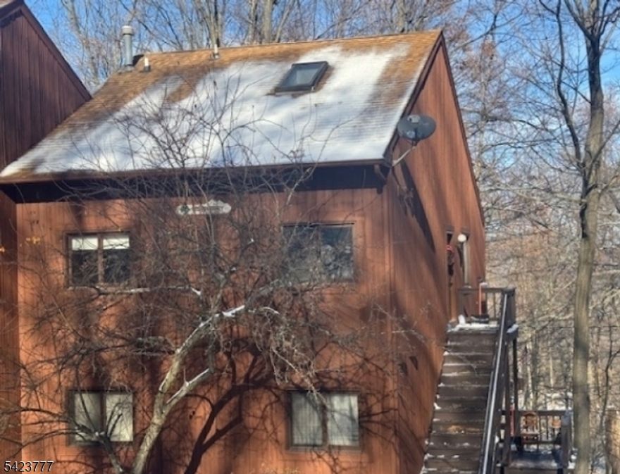 Beautiful 3-bedroom, 2 full bath multi-floor condo in the desirable Great Gorge Village. This move-in ready home features an open-concept living and dining area with abundant natural light and stunning mountain views. Enjoy hardwood floors, a modern kitchen with marble flooring, and convenient in-unit laundry. Sliders lead to a private deck?perfect for relaxing or entertaining. Ideally located for year-round enjoyment near skiing, hiking, golf, and resort amenities. Available now for immediate occupancy.