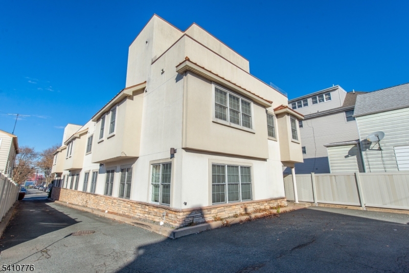 Bayonne - Residential