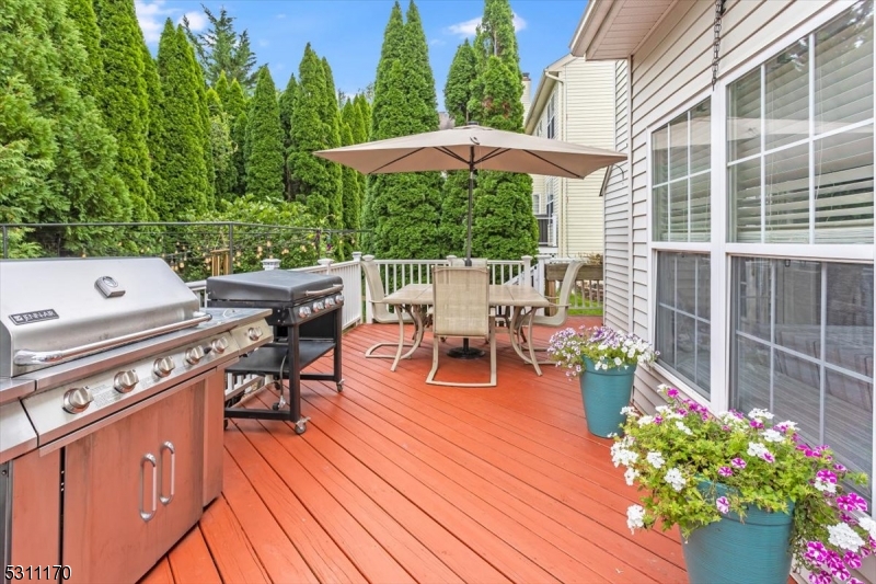 Greenwich Chase - Residential