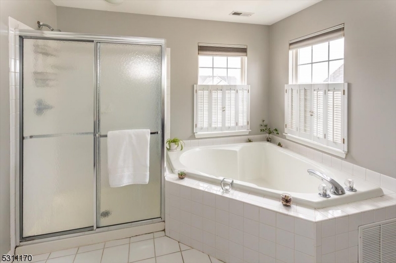 Greenwich Chase - Residential