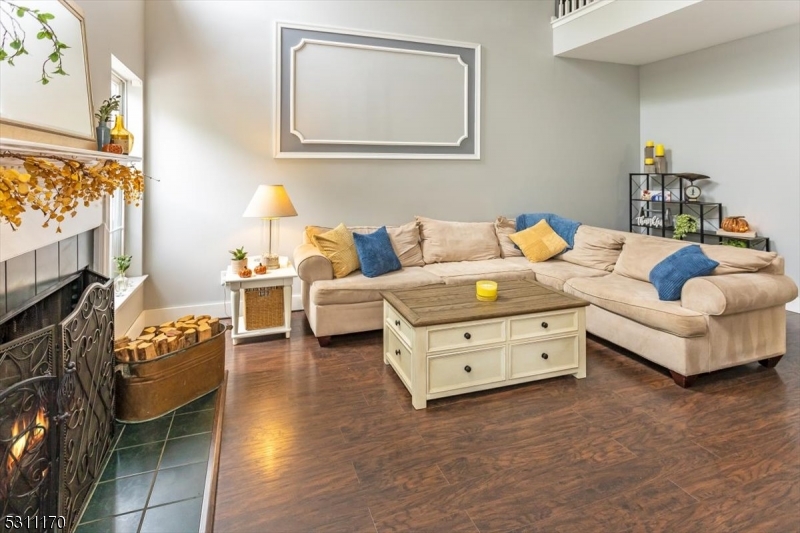 Greenwich Chase - Residential