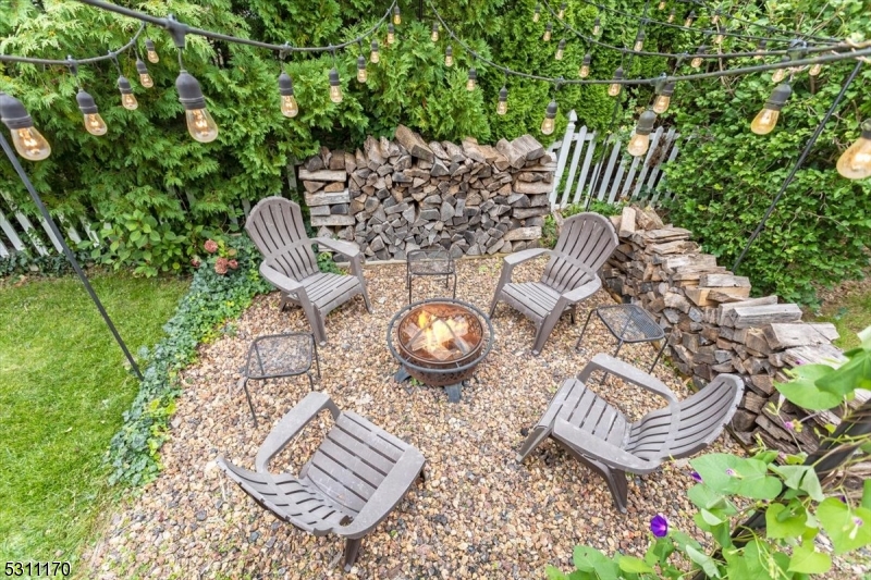 Greenwich Chase - Residential