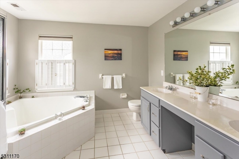 Greenwich Chase - Residential