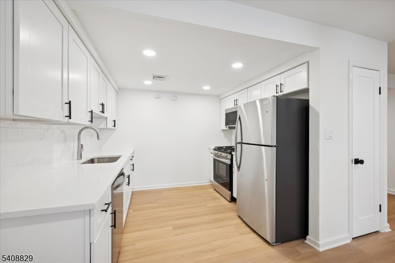 Roosevelt Commons - Bldg E - Residential Lease