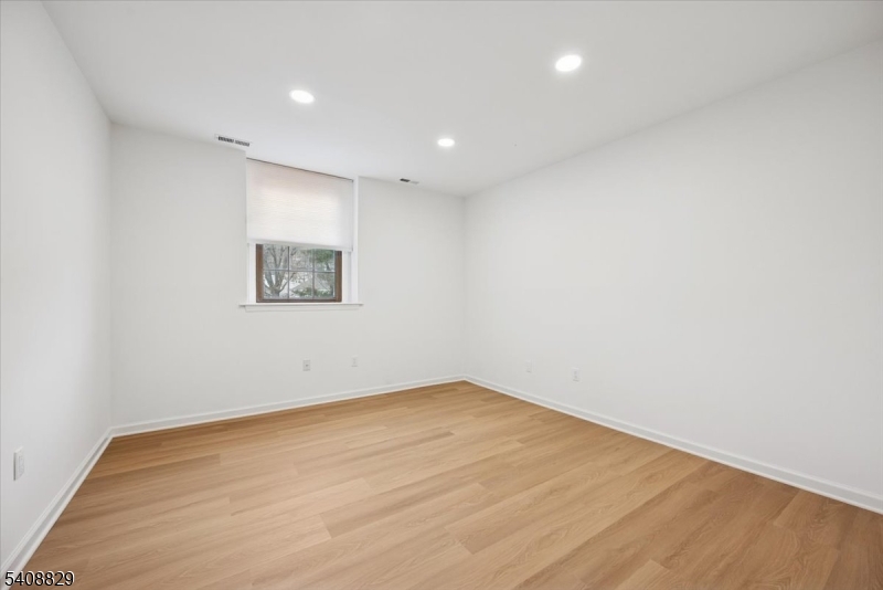 Roosevelt Commons - Bldg E - Residential Lease