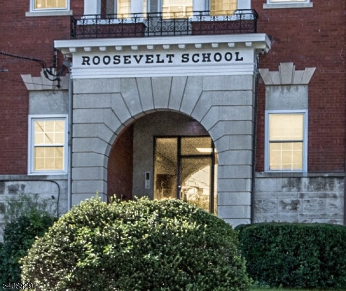 Roosevelt Commons - Bldg E - Residential Lease