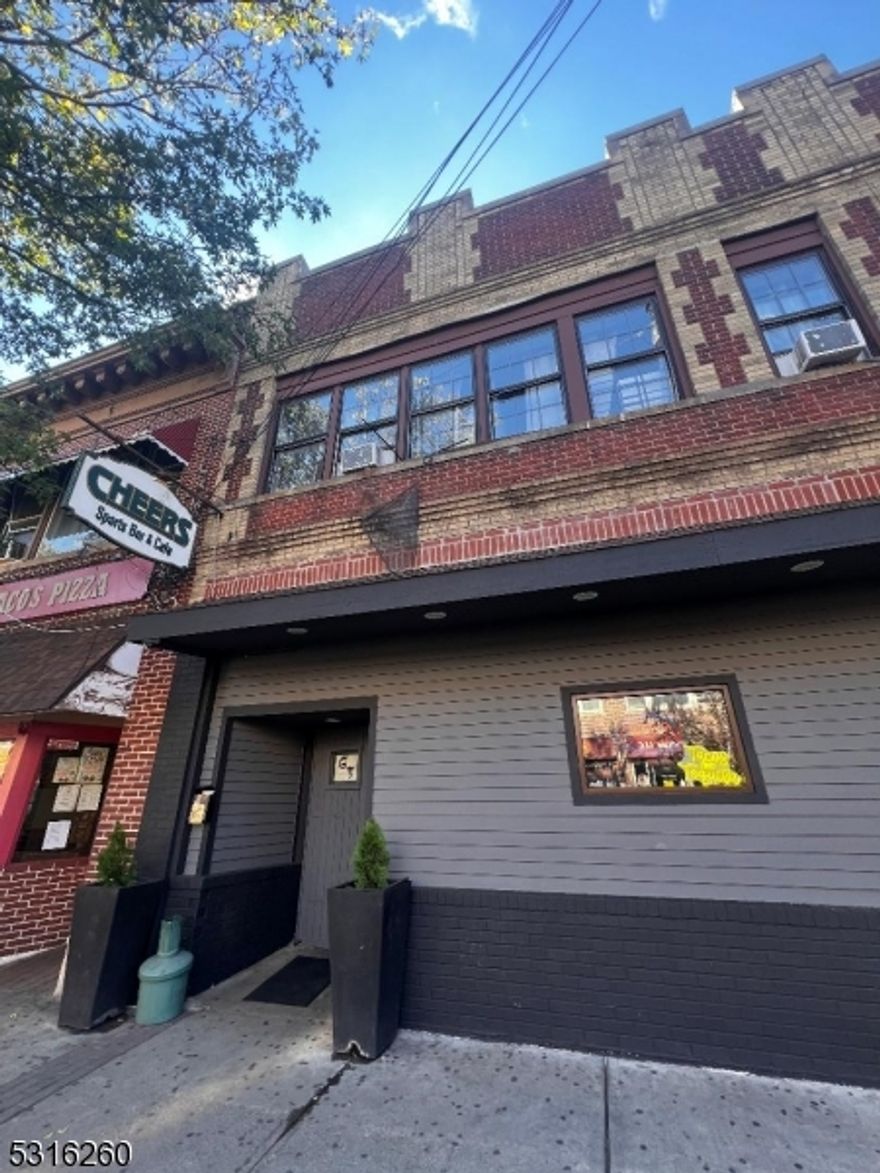 Welcome to your friendly neighborhood Tavern/Sports Bar & Restaurant.